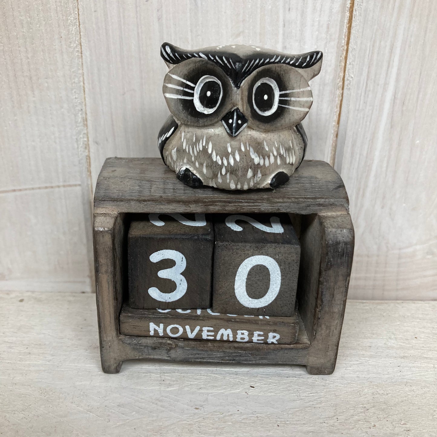 Uil miniatuur eeuwigdurende kalender