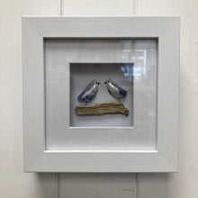 Load image into Gallery viewer, Mussel Shell Gull Pictures
