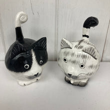 Load image into Gallery viewer, Wooden Sitting Cats
