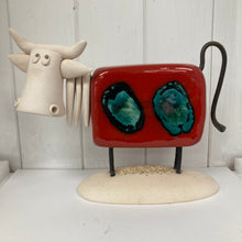 Afbeelding in Gallery-weergave laden, Staande koe

