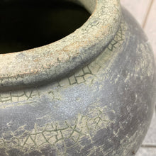 Cargar imagen en el visor de la galería, Amphora Urn
