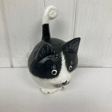 Load image into Gallery viewer, Wooden Sitting Cats
