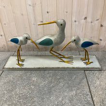 Afbeelding in Gallery-weergave laden, Birds on a plinth
