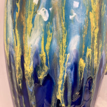 Afbeelding in Gallery-weergave laden, Large Pitcher/Jug
