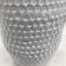 Cargar imagen en el visor de la galería, White ribbed vase
