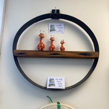 Afbeelding in Gallery-weergave laden, Whisky Barrel Hoop Shelf - 1 shelf

