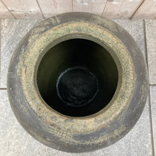Cargar imagen en el visor de la galería, Amphora Urn
