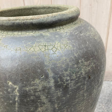 Cargar imagen en el visor de la galería, Amphora Urn
