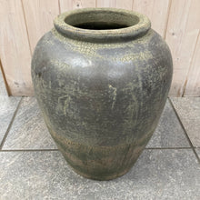 Cargar imagen en el visor de la galería, Amphora Urn

