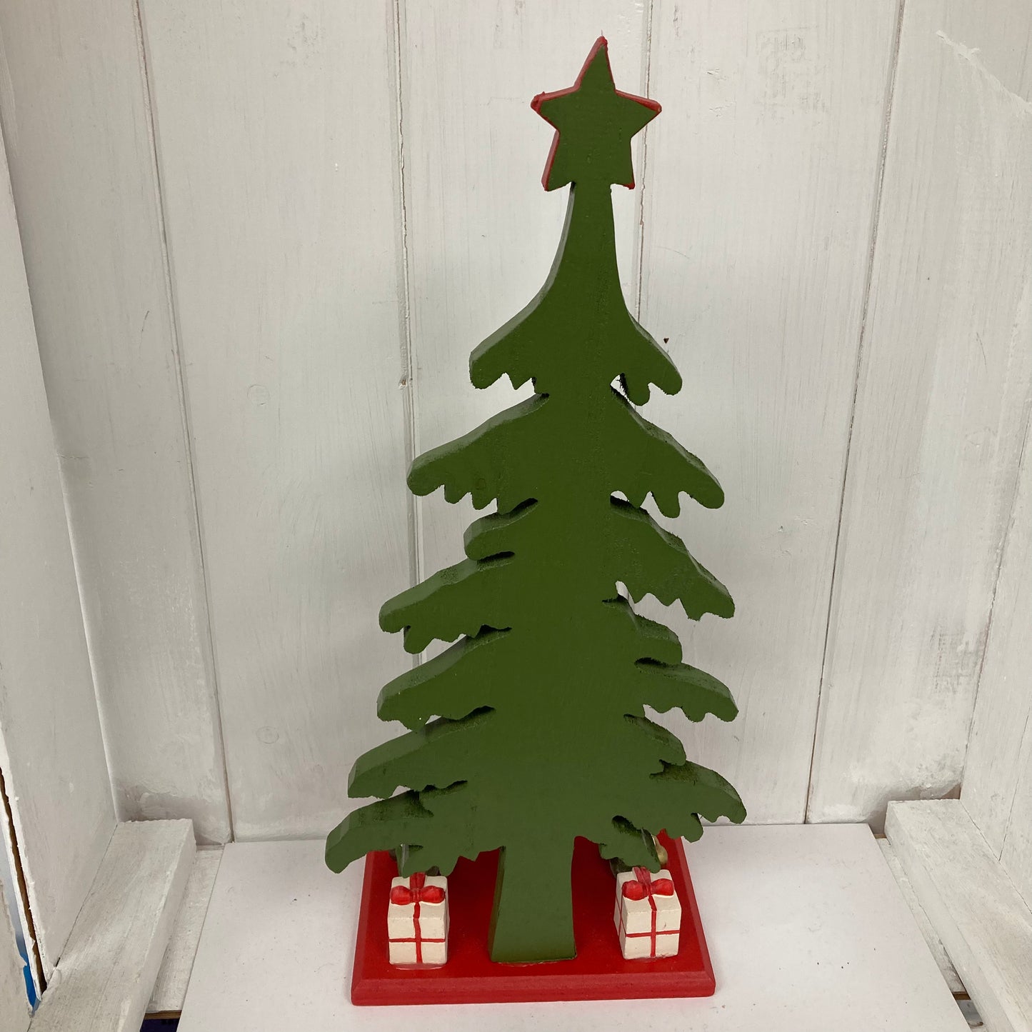 Small Xmas Tree with ladder and santas