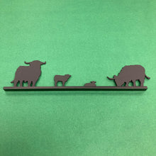 Cargar imagen en el visor de la galería, Highland Cow Family - Shape Shadows
