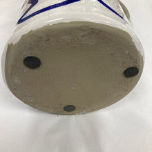 Cargar imagen en el visor de la galería, Blue/White Jug
