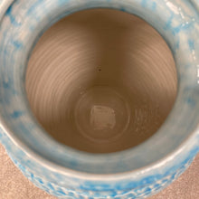 Cargar imagen en el visor de la galería, Decorative Blue Urn
