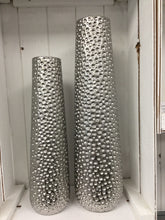 Afbeelding in Gallery-weergave laden, Silver Hammered Vases
