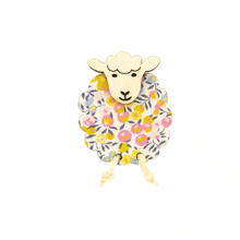 Afbeelding in Gallery-weergave laden, Hettie Sheep Brooch
