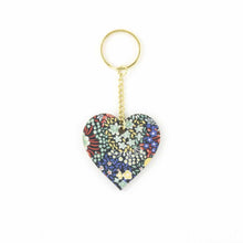 Cargar imagen en el visor de la galería, Liberty Heart Key ring
