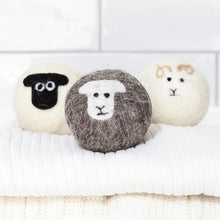 Cargar imagen en el visor de la galería, Little Beau Sheep - 3 Laundry Balls Mixed Sheep

