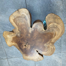 Cargar imagen en el visor de la galería, Small Teak Side Table with Metal Legs
