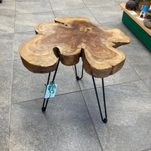 Cargar imagen en el visor de la galería, Small Teak Side Table with Metal Legs
