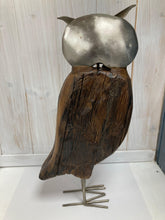 Cargar imagen en el visor de la galería, Owl: Reclaimed Wood - The Coast Office
